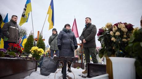 Die Ukraine verliert taeglich 800 Soldaten – ehemaliger NATO Offizier –