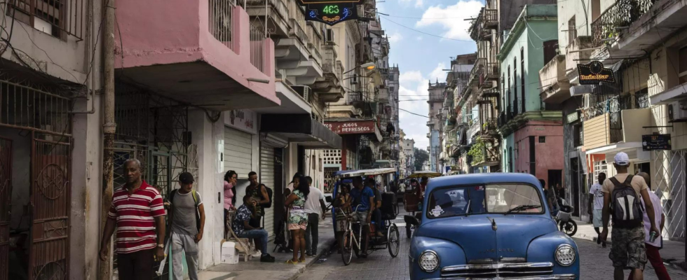 Die kubanische Regierung verteidigt Plaene entweder die Rationen zu kuerzen