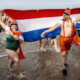 Drenthe Politiker muessen per Antrag am Neujahrstauchgang teilnehmen Inlaendisch