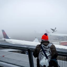 Dutzende Fluege bleiben wegen Nebel auf Schiphol erneut am Boden