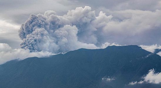 Elf Bergsteiger nach Vulkanausbruch in Indonesien tot aufgefunden Im