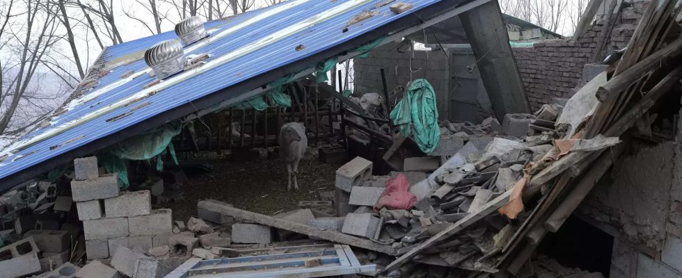 Erdbeben Bei einem Erdbeben im Nordwesten Chinas kommen mindestens 131