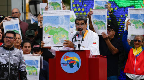 Fuehrer lateinamerikanischer Nationen diskutieren ueber Territorialstreit – World