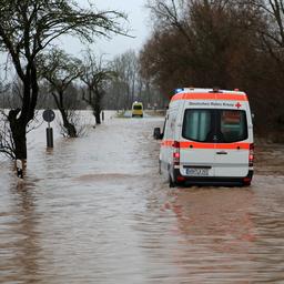 Fuenfhundert Bewohner eines deutschen Dorfes wegen Hochwassers evakuiert Im