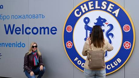 Grossbritannien haelt Verkaufsgeld fuer Chelsea FC zurueck das fuer die