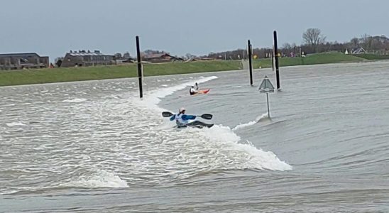 Hochwasser bereitet nicht nur Aerger sondern auch Vergnuegen Inlaendisch