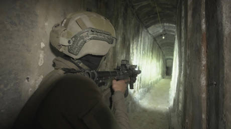 Israel ueberschwemmt Hamas Tunnel – WSJ – World