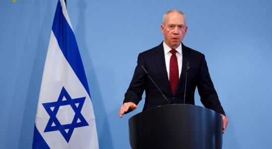 Israelischer Minister Der israelische Minister weist auf Vergeltungsmassnahmen im Irak