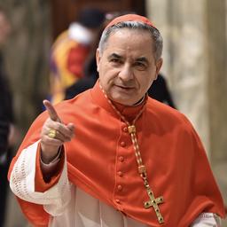 Kardinal und ehemaliger Berater des Papstes muss wegen Betrugs 55