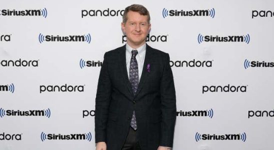 Ken Jennings wurde von Mayim Bialiks „Jeopardy „ueberrascht Abfahrt