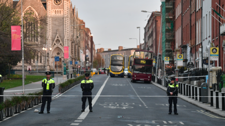 Mann wegen Messerstecherei auf Kinder angeklagt die Unruhen in Dublin