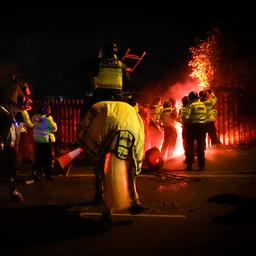 Mehr als vierzig Legia Fans muessen nach Unruhen in Aston Villa
