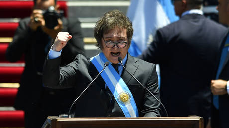 Neuer argentinischer Praesident warnt vor „schlimmeren Zeiten – World