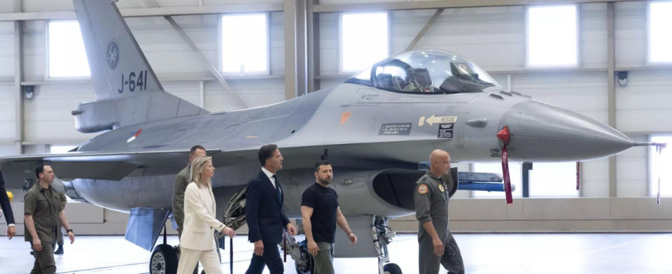 Niederlaendisch Die Niederlaender bereiten die Lieferung von F 16 Jets an die