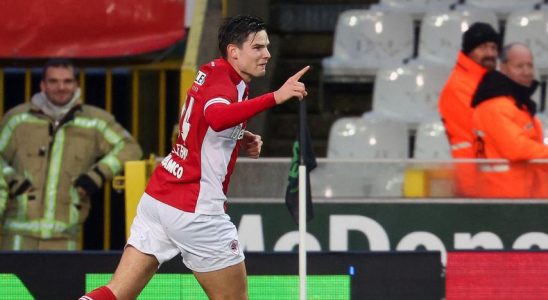 PSG kaempft sich gegen Nantes durch Ekkelenkamp verhilft Van Bommel