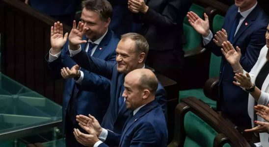 Polnisches Parlament Das polnische Parlament beauftragt Tusk mit der Bildung