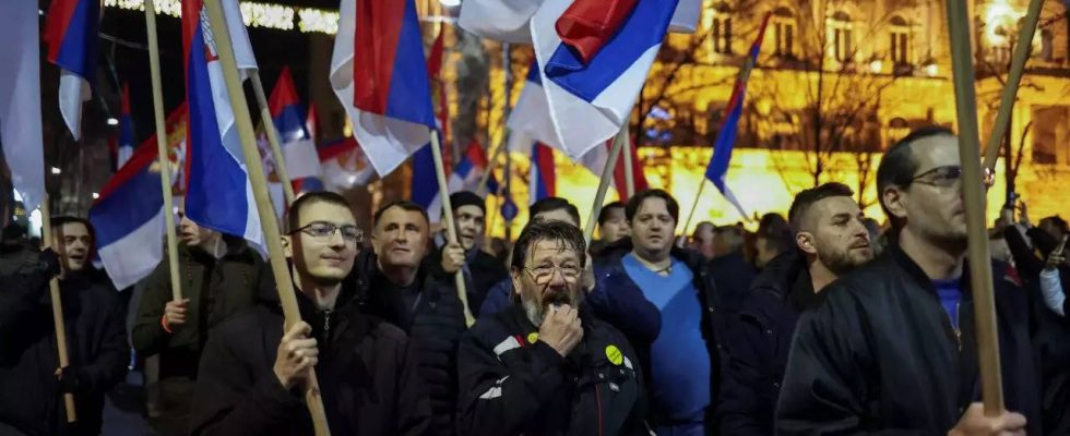 Protest Tausende protestieren in Belgrad und fordern die Annullierung der