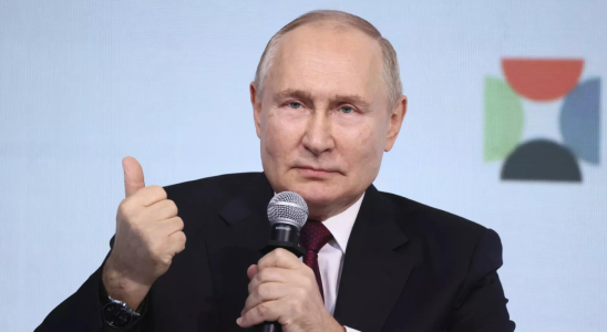 Putin Putin lobt die militaerische Leistung Russlands in der Ukraine