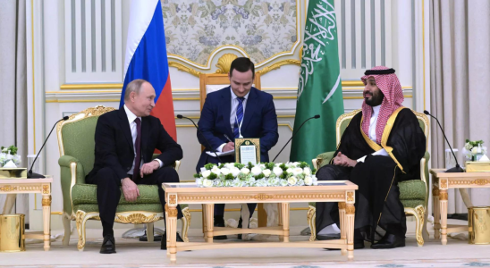 Saudi Arabien Putin begruesst die Beziehungen zu Saudi Arabien als er den