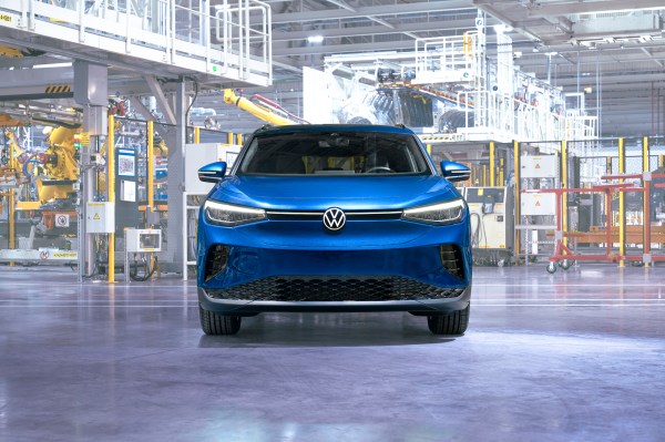 Volkswagen Porsche und Audi uebernehmen den Ladestandard von Tesla