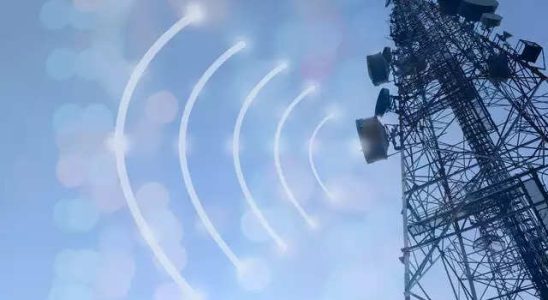 Warum Telekommunikationsunternehmen die Regierung auffordern Frequenzen fuer Direct to Mobile Dienste zu versteigern