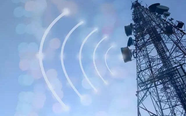 Warum Telekommunikationsunternehmen die Regierung auffordern Frequenzen fuer Direct to Mobile Dienste zu versteigern