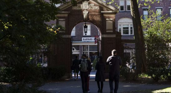 Warum viele Absolventen nur 1 US Dollar an Harvard spenden