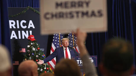 „Rot in der Hoelle Biden – Trump Weihnachtsgruss – World