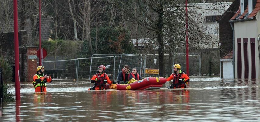 10000 Haushalte in Frankreich ohne Strom mehrere Evakuierungen in Belgien