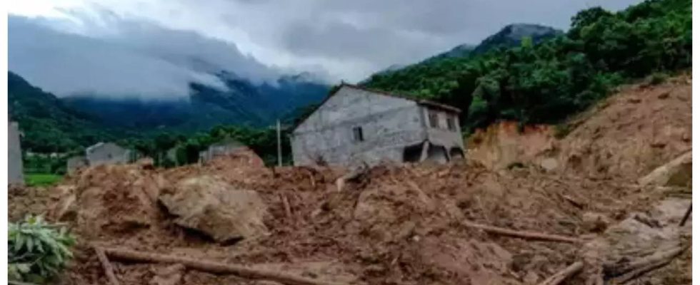 Bei Erdrutsch im huegeligen Suedchina kommen mindestens 47 Menschen ums