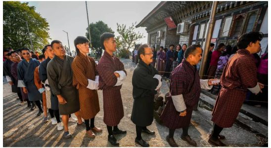 Bhutan waehlt waehrend wirtschaftliche Konflikte das „nationale Glueck beeintraechtigen
