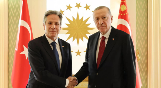 Blinken trifft den tuerkischen Politiker Erdogan zu Beginn der Diplomatiereise