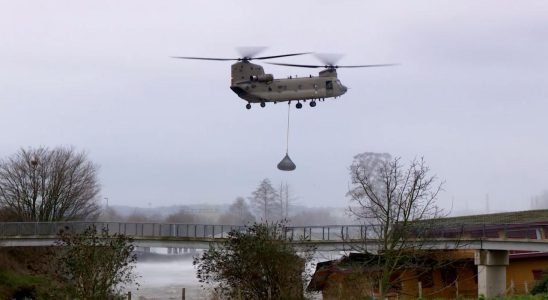 Chinooks fliegen am Sonntag auch mit Steinsaecken in Maastricht