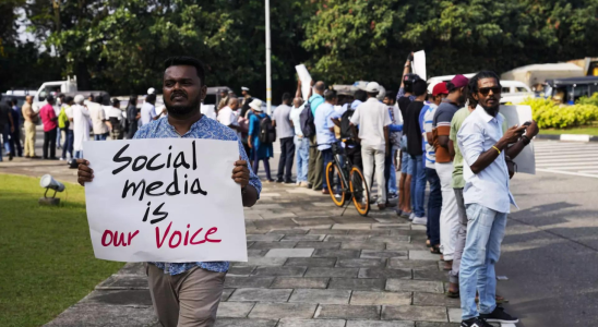 Das srilankische Parlament stimmt fuer die Debatte ueber den umstrittenen