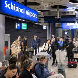 Der Zugverkehr von und nach Schiphol steht erneut still es