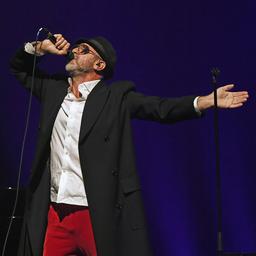 Der ehemalige Spitzenfussballer Eric Cantona gibt einige Konzerte in den