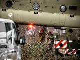 Chinook-helikopters klaar met stenen storten op kapotte dam in Maastricht