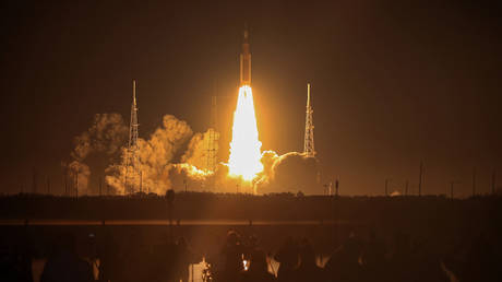Die NASA verschiebt den Start der vielgepriesenen neuen Raketen –