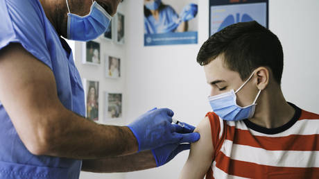 Die US Gesundheitsbehoerde hat die Warnung vor Covid Impfung und Myokarditis zurueckgenommen