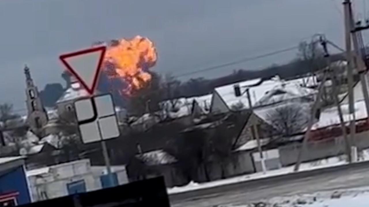 Beeld uit video: Russisch militair transportvliegtuig crasht