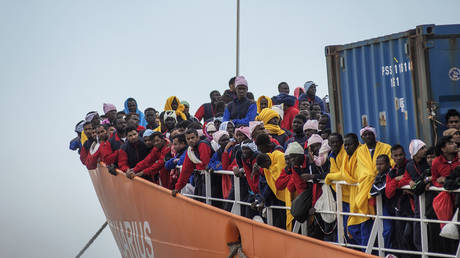 Die afrikanische Migration nach Europa nahm im Jahr 2023 stark