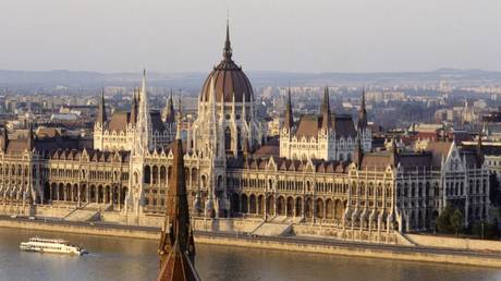 EU ist bereit Ungarns Wirtschaft wegen der Ukraine zu sabotieren
