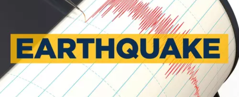 Ein schweres Erdbeben der Staerke 76 verschiebt die Kueste Japans