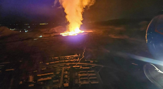 Einwohner der islaendischen Stadt muessen erneut evakuieren da neue Vulkanrisse