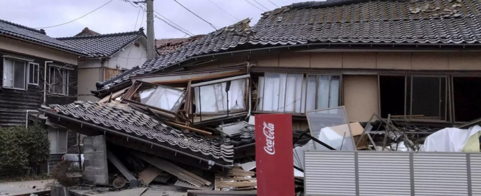 Erdbeben erschuettert Japan Bewohner fliehen aus einigen Kuestengebieten