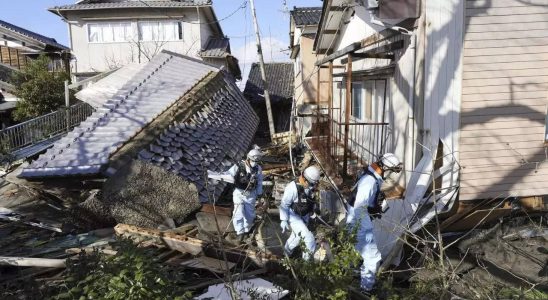 Erdbeben in Japan Wettlauf gegen die Zeit um Ueberlebende zu