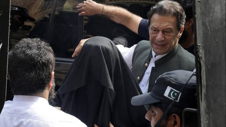 Ex pakistanischer Premierminister Imran Khan zu neuer Gefaengnisstrafe verurteilt – World