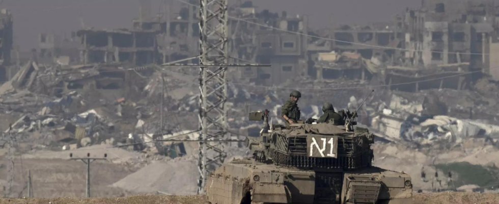 Israelische Fuehrer streiten ueber Kriegsstrategie gegen Hamas Uneinig an der