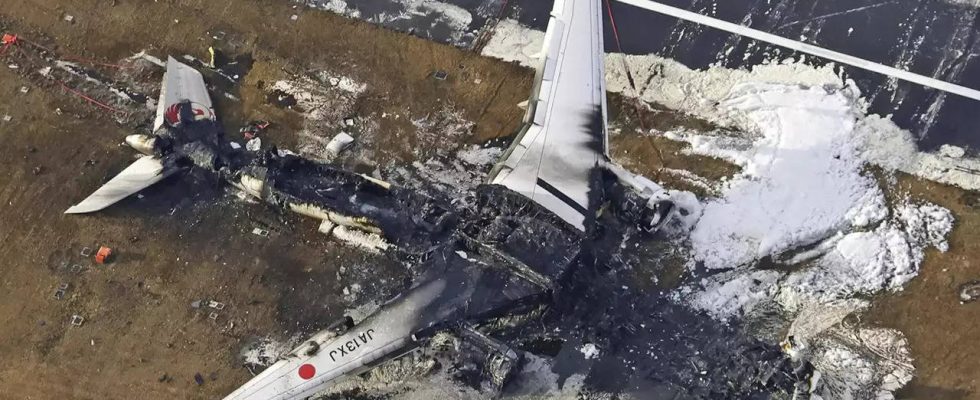 Japan Plan Crash News Wie der Besatzung eine 18 minuetige Wunderrettung