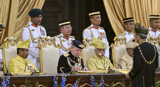 Milliardaer Sultan Ibrahim als Malaysias 17 Koenig vereidigt – Sultan